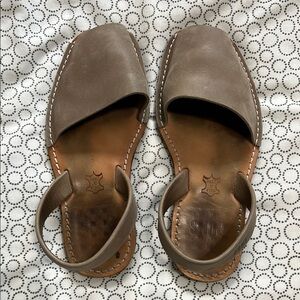 PONS-Classic Brown Sandals with Ankle Straps